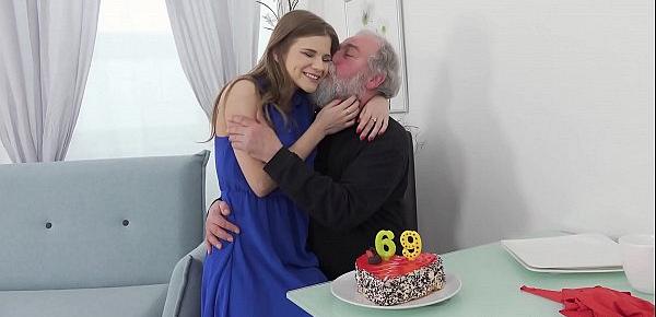  Old-n-Young.com - Sarah Kay - Happy birthday and happy orgasm!